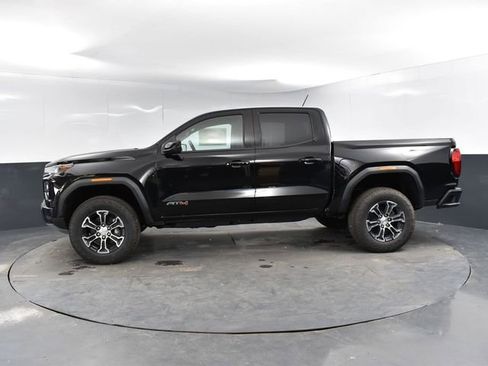 Used 2025 GMC Canyon AT4 image 4