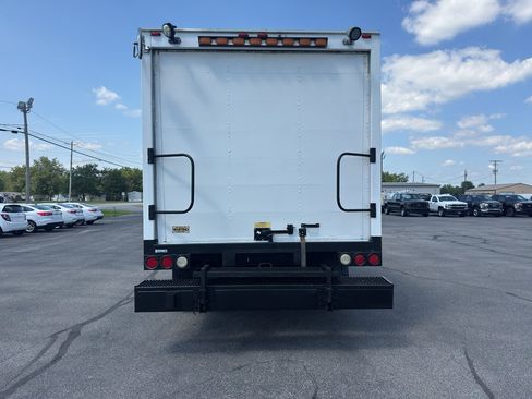 Used 2016 Ford F550 2WD Regular Cab Super Duty image 6