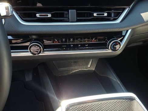 Used 2026 Chevrolet Equinox LT FWD image 11