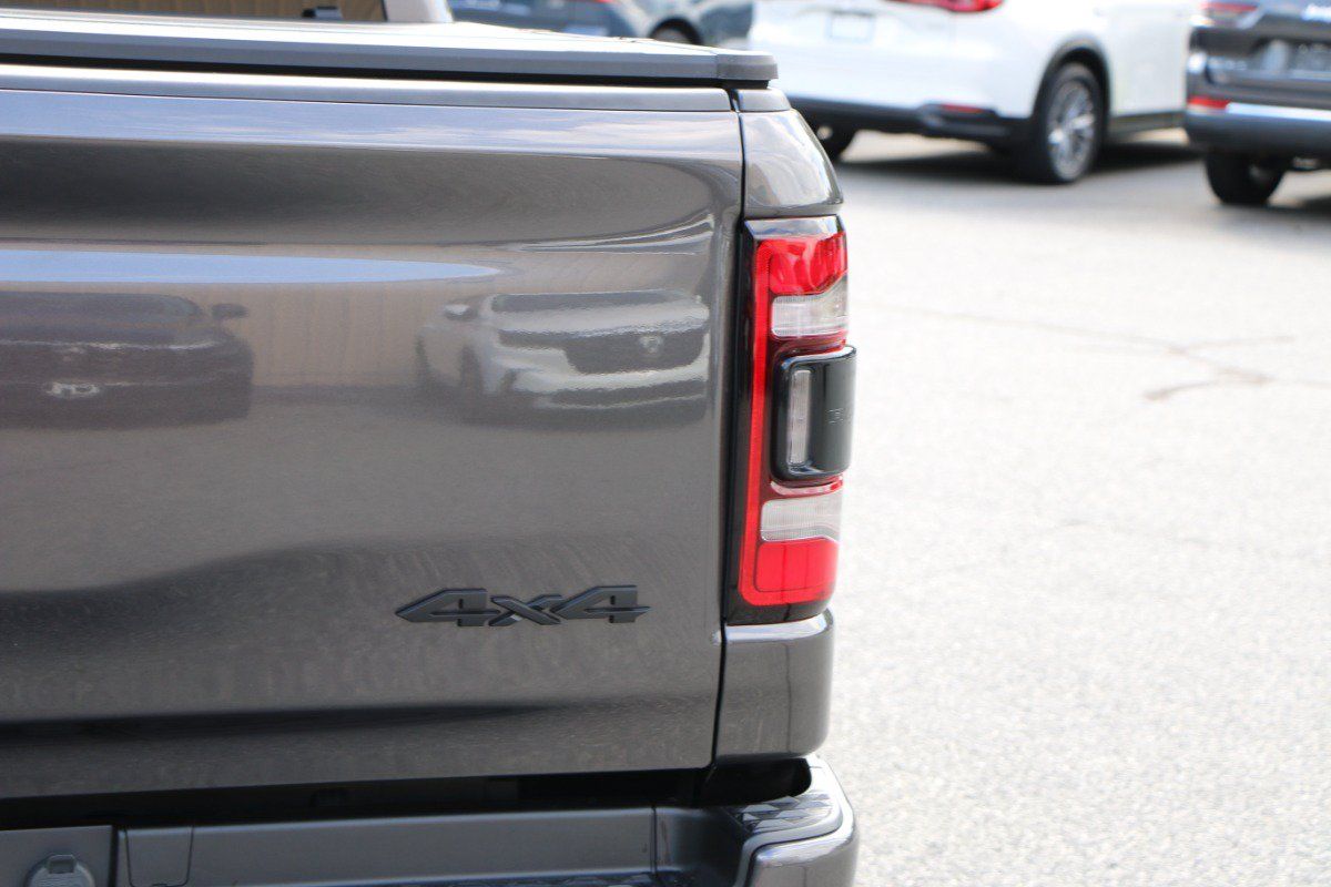 Used 2022 RAM 1500 Laramie AWD/4WD image 7