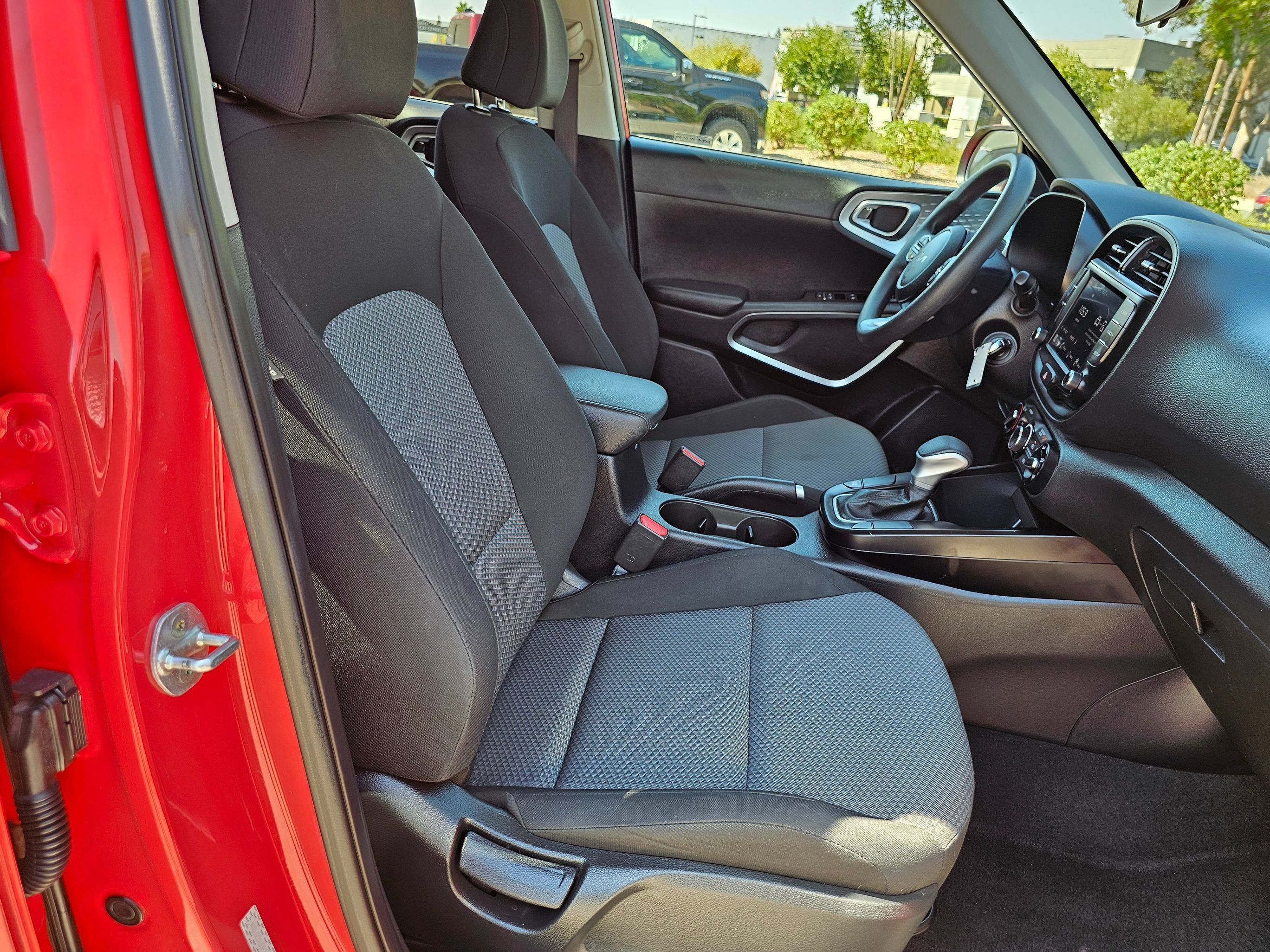 Used 2023 Kia Soul LX w/ Option Group 015 FWD image 29
