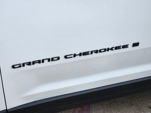 New 2026 Jeep Grand Cherokee Altitude RWD image 8
