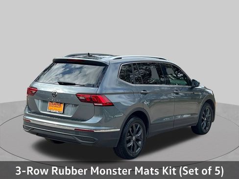 Used 2024 Volkswagen Tiguan SE w/ Panoramic Sunroof Package FWD image 5