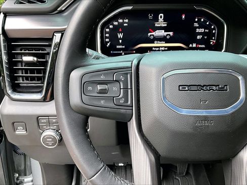 Used 2026 GMC Sierra 2500 Denali Ultimate w/ LPO, Black Badging Package AWD/4WD image 10