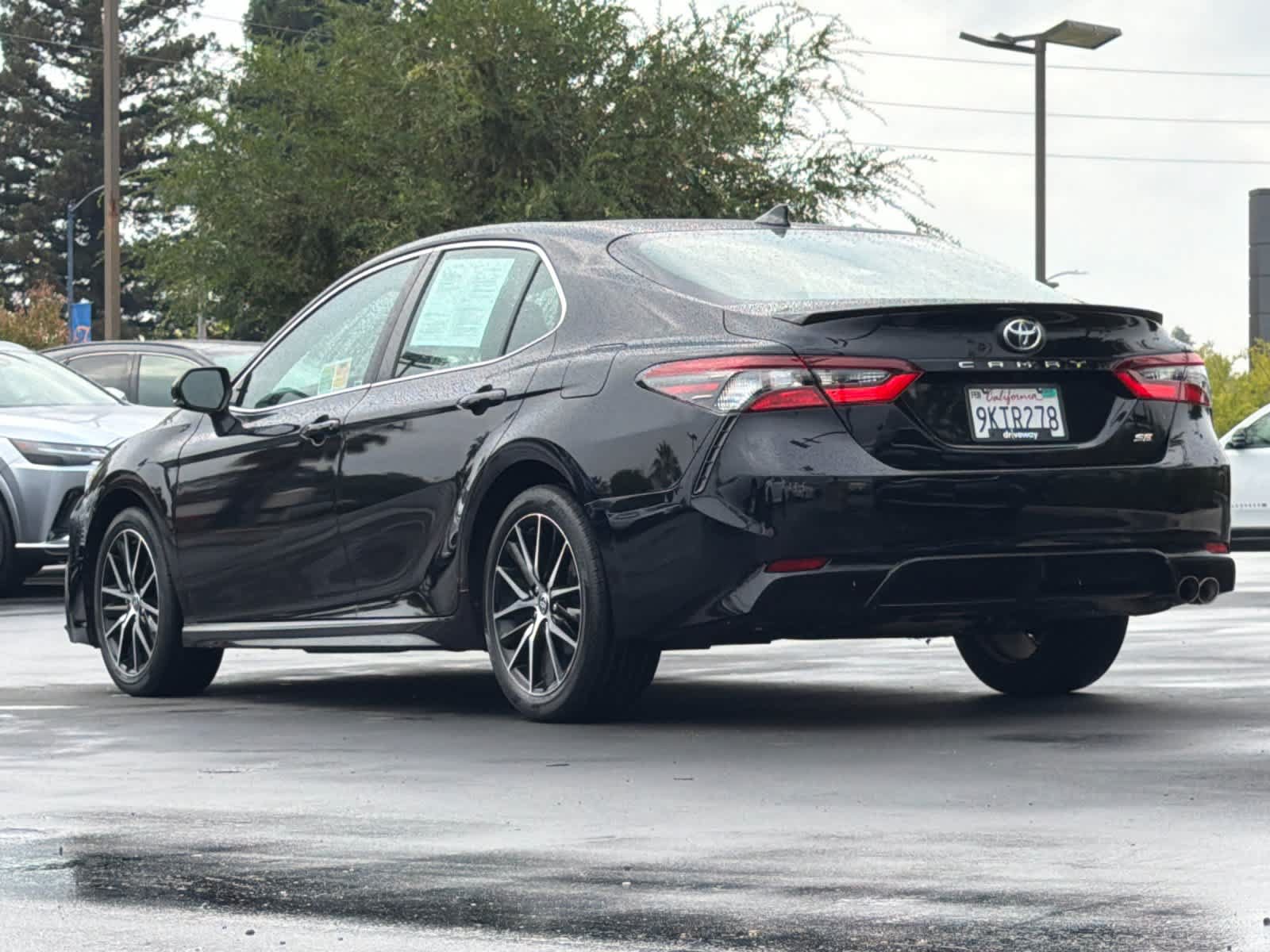 Used 2024 Toyota Camry SE FWD image 7
