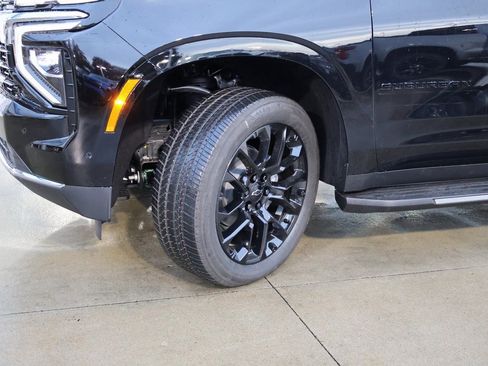 New 2026 Chevrolet Suburban LS image 43