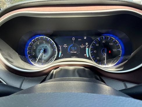Used 2020 Chrysler Pacifica Touring-L FWD image 13