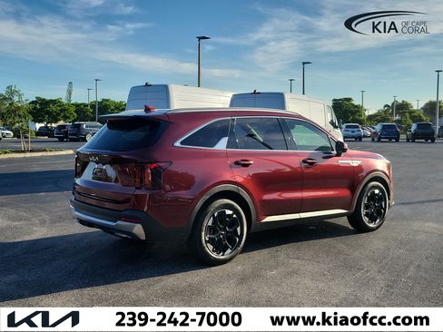 Certified 2025 Kia Sorento S w/ Panoramic Sunroof Package FWD image 5