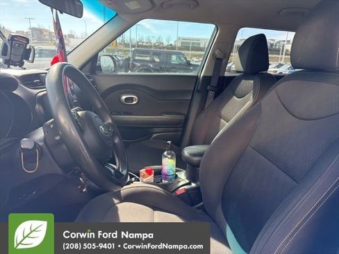 Used 2018 Kia Soul image 7