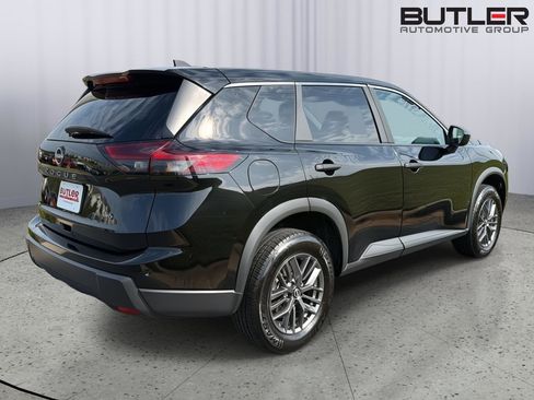 Used 2024 Nissan Rogue S AWD/4WD image 6