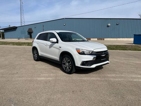 Used 2018 Mitsubishi Outlander Sport ES image 1