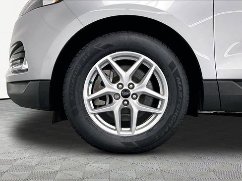 Certified 2024 Ford Edge SEL w/ Convenience Package AWD/4WD image 9