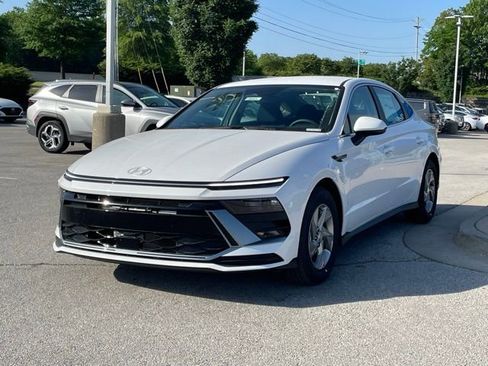 New 2025 Hyundai Sonata SE image 3