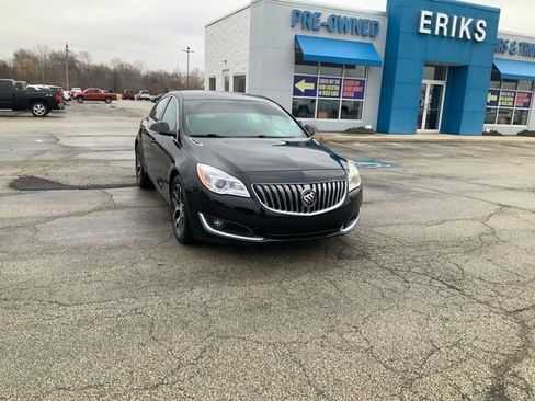 Used 2016 Buick Regal Sport Touring image 4