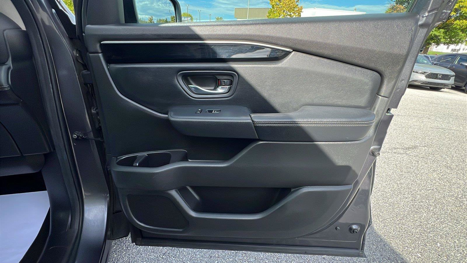 Used 2025 Honda Pilot EX-L image 12