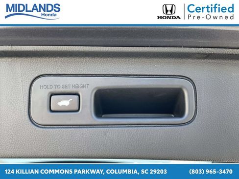 Certified 2025 Honda Pilot Touring image 10