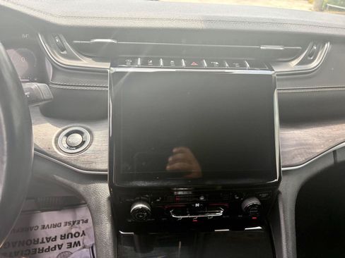 Used 2022 Jeep Grand Cherokee L Limited w/ Black Appearance Package RWD image 14