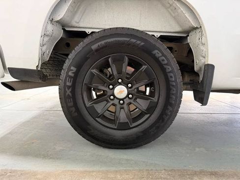 Used 2025 Chevrolet Silverado 1500 LT AWD/4WD image 9