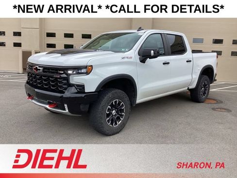 Used 2022 Chevrolet Silverado 1500 ZR2 w/ Technology Package AWD/4WD image 3