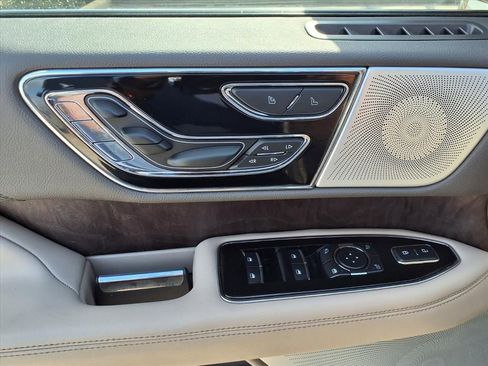 Used 2022 Lincoln Navigator L Reserve AWD/4WD image 21