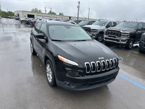 Used 2016 Jeep Cherokee Latitude FWD image 21