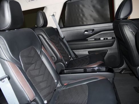 Used 2022 Nissan Pathfinder Platinum w/ Cargo Package image 66