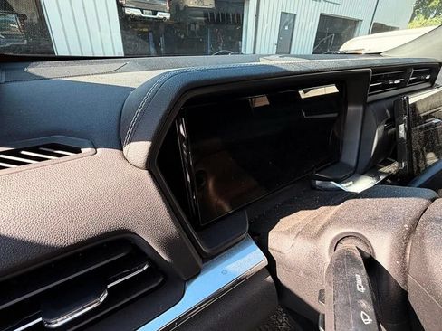 Used 2025 GMC Terrain Elevation w/ Black Edition AWD/4WD image 16