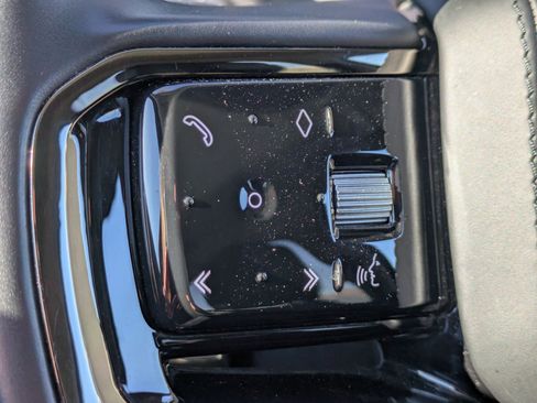 Certified 2024 Land Rover Range Rover Velar S image 16