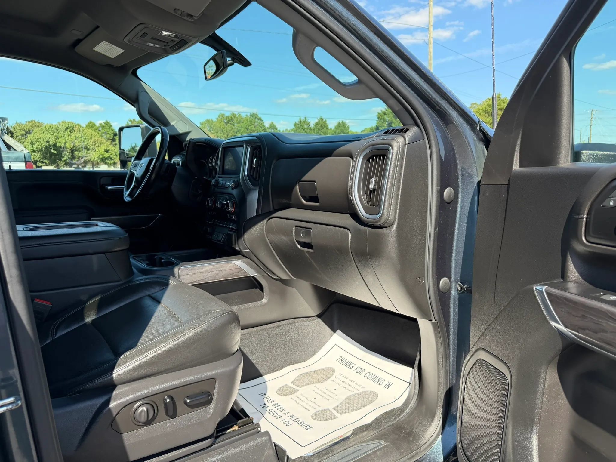 Used 2020 Chevrolet Silverado 2500 LTZ w/ LTZ Plus Package AWD/4WD image 27