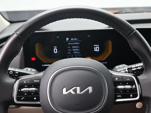 Used 2026 Kia Carnival FWD image 13
