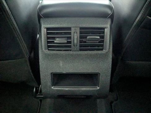Used 2024 Mitsubishi Outlander SE image 19