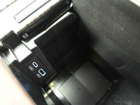 Certified 2023 Toyota Sienna Platinum image 26