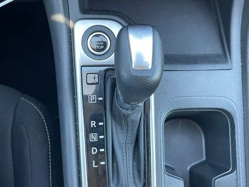 Used 2024 Nissan Sentra SV FWD image 30