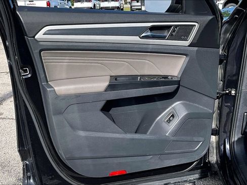 Used 2021 Volkswagen Atlas SEL Premium image 20