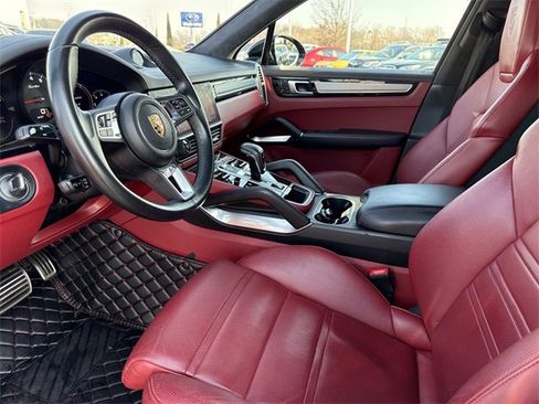 Used 2021 Porsche Cayenne Turbo image 10