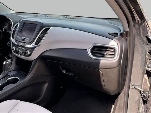 Used 2020 Chevrolet Equinox LS FWD image 16