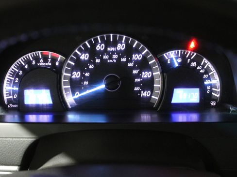 Used 2014 Toyota Camry SE image 30