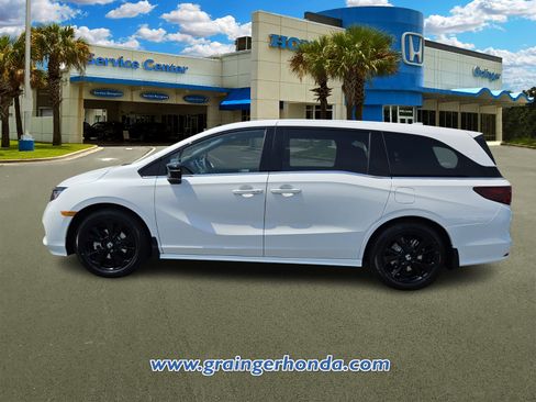 Used 2024 Honda Odyssey Sport image 2