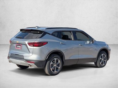 New 2025 Chevrolet Blazer LT w/ Convenience Package image 2