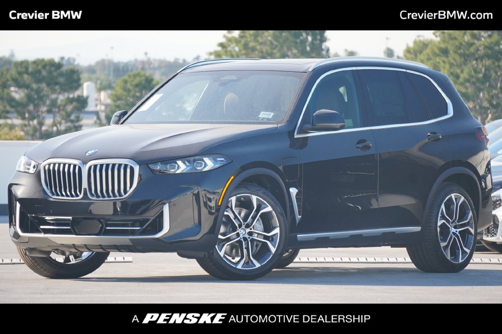 Used 2026 BMW X5 xDrive50e w/ Parking Assistance Package AWD/4WD image 1