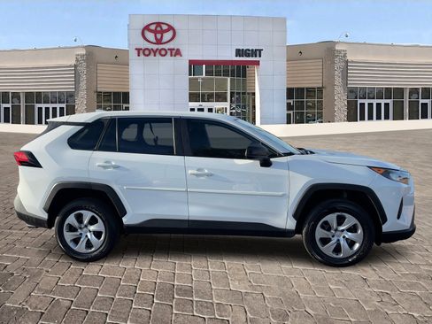 Certified 2022 Toyota RAV4 LE image 9