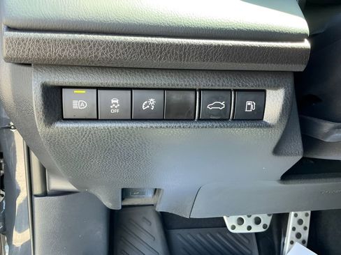 Used 2025 Toyota Camry XSE FWD image 29