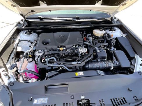 New 2026 Toyota Camry Hybrid FWD image 16