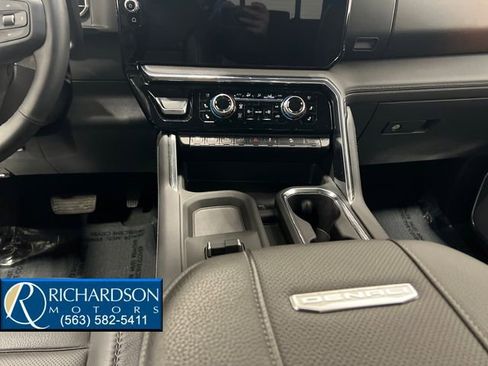 Used 2025 GMC Sierra 2500 Denali w/ Denali Reserve Package image 12