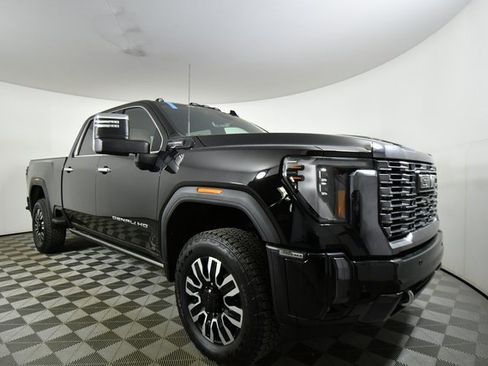 Used 2024 GMC Sierra 3500 Denali Ultimate image 8