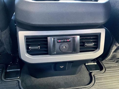 Used 2025 Ford F250 Lariat w/ Black Appearance Package image 12