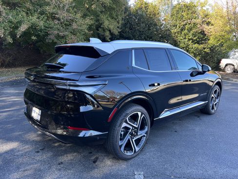 New 2025 Chevrolet Equinox EV LT image 10