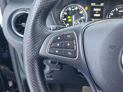 Used 2023 Mercedes-Benz Metris Passenger image 27