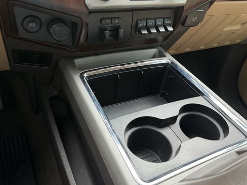 Used 2016 Ford F250 Lariat w/ Lariat Ultimate Package AWD/4WD image 30