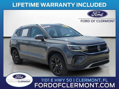Used 2023 Volkswagen Taos SE w/ Panoramic Sunroof Package